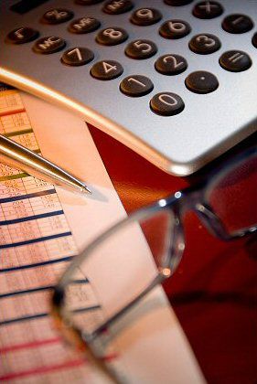 How to Determine the Best Way to Manage Your Restaurant&##x27;s Accounting Function