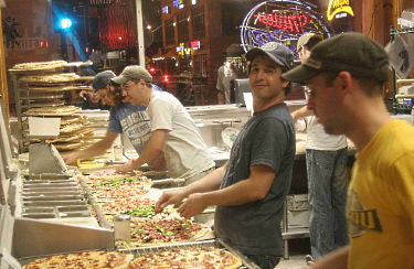 Shakespeare&##x27;s Pizza Develops Standardized Procedures to Improve Consistency and Bottom Line
