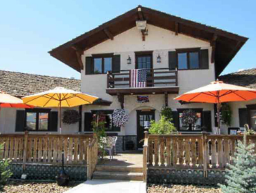 Magills Restaurant & Catering taps RestaurantOwner.com Resources as Guidelines to Assemble Proprietary Policy & Procedures Manuals