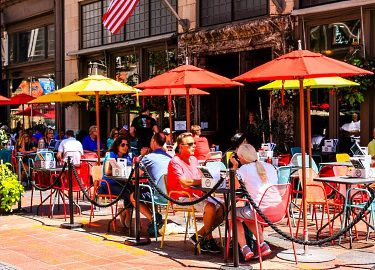 How to Expand Dining Outside Effectively and Legally