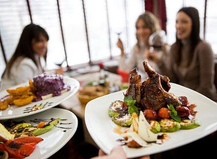 When to Integrate Food Trends into Your Restaurant&##x27;s Menu