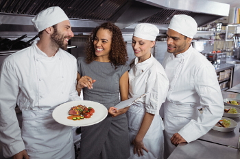 The Qualities of a Magnetic Restaurant Manager