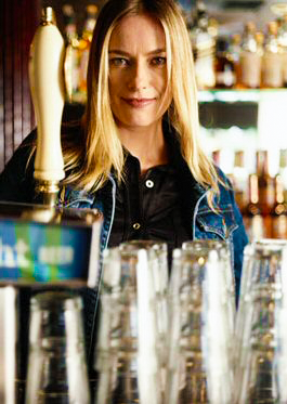 Bartending Etiquette&##x3a; Avoiding Gaucheries & Faux Pas